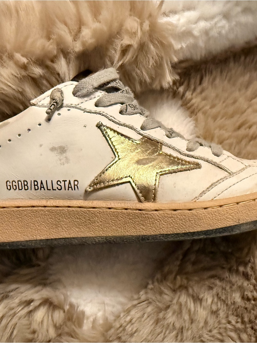 Golden Goose Women’s White & Beige Superstar Low-Top Sneakers Size 37. - Picture 3 of 5